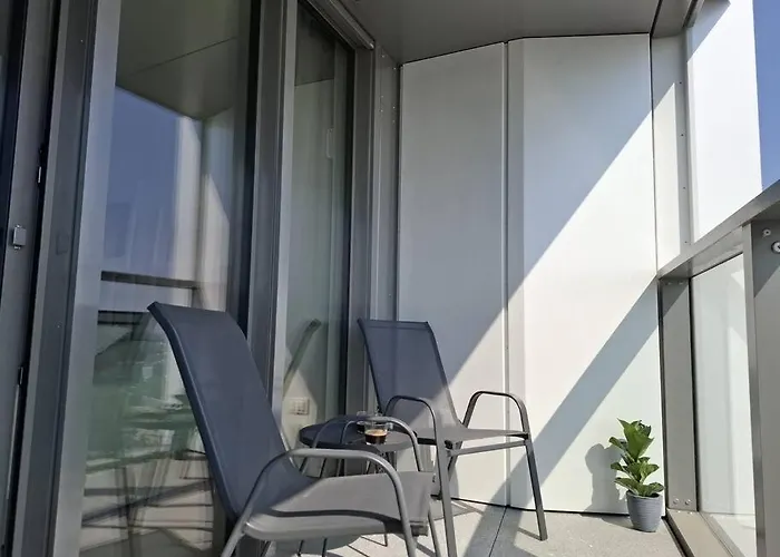 Eurovea Tower - Unikat Na Dunaji براتسيلافا