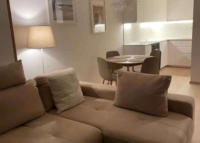 Eurovea Tower - Unikat Na Dunaji براتسيلافا